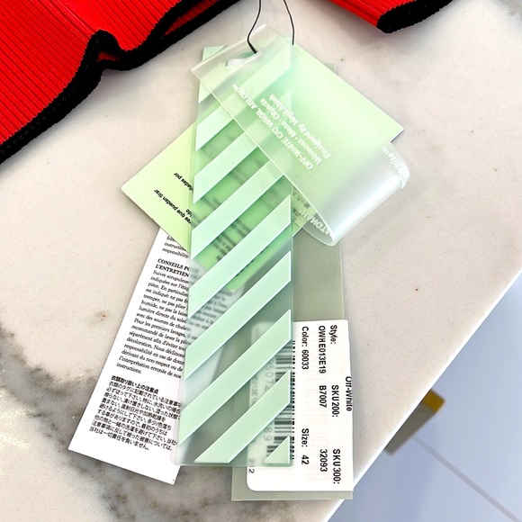 Off-White Swans Sweater - Picture 3 of 8